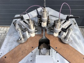 ZAGNIATARKA / ZACISKARKA DO NAROŻY FOM INDUSTRIE BAIHA